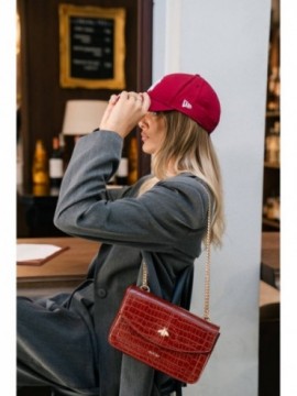 Nolah Lyra Red